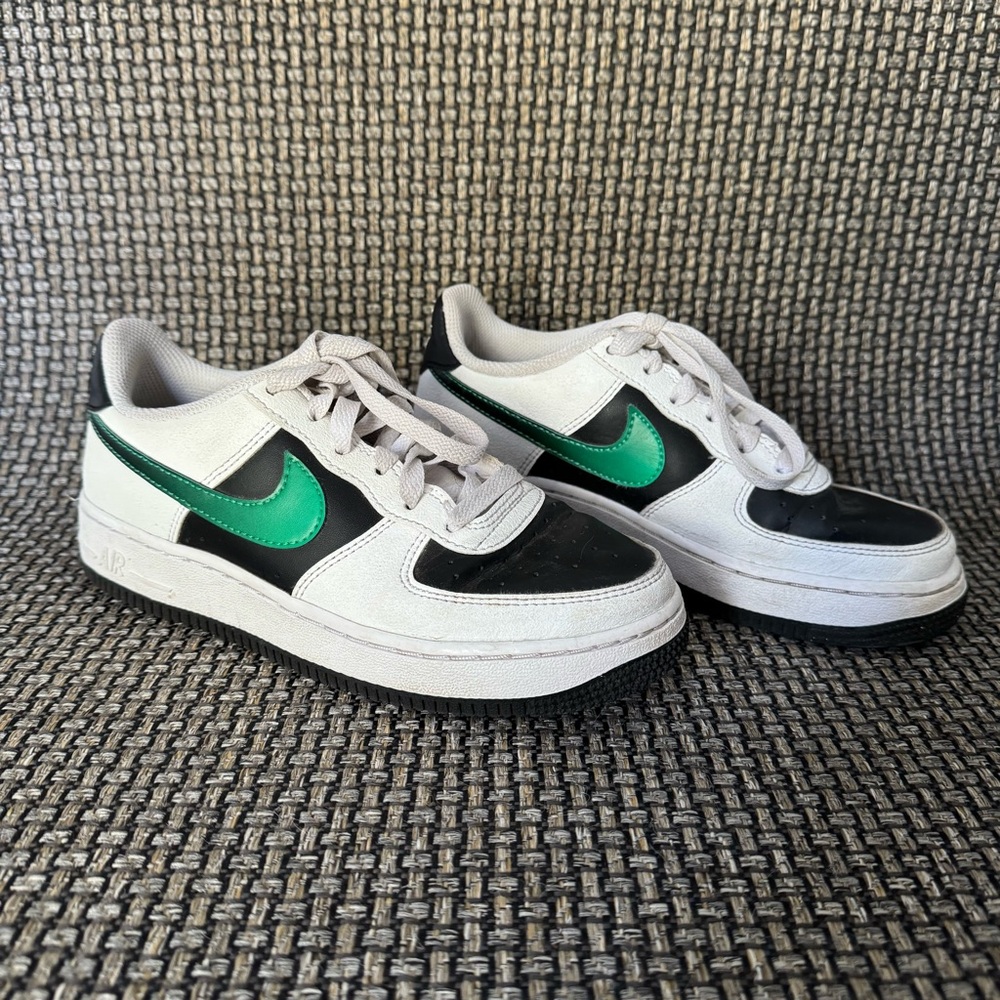 Nike Air Force 1 Green Youth Size 3.5